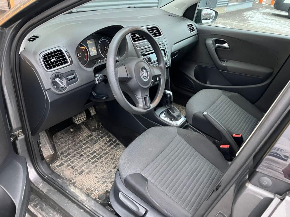 VOLKSWAGEN Polo 2011