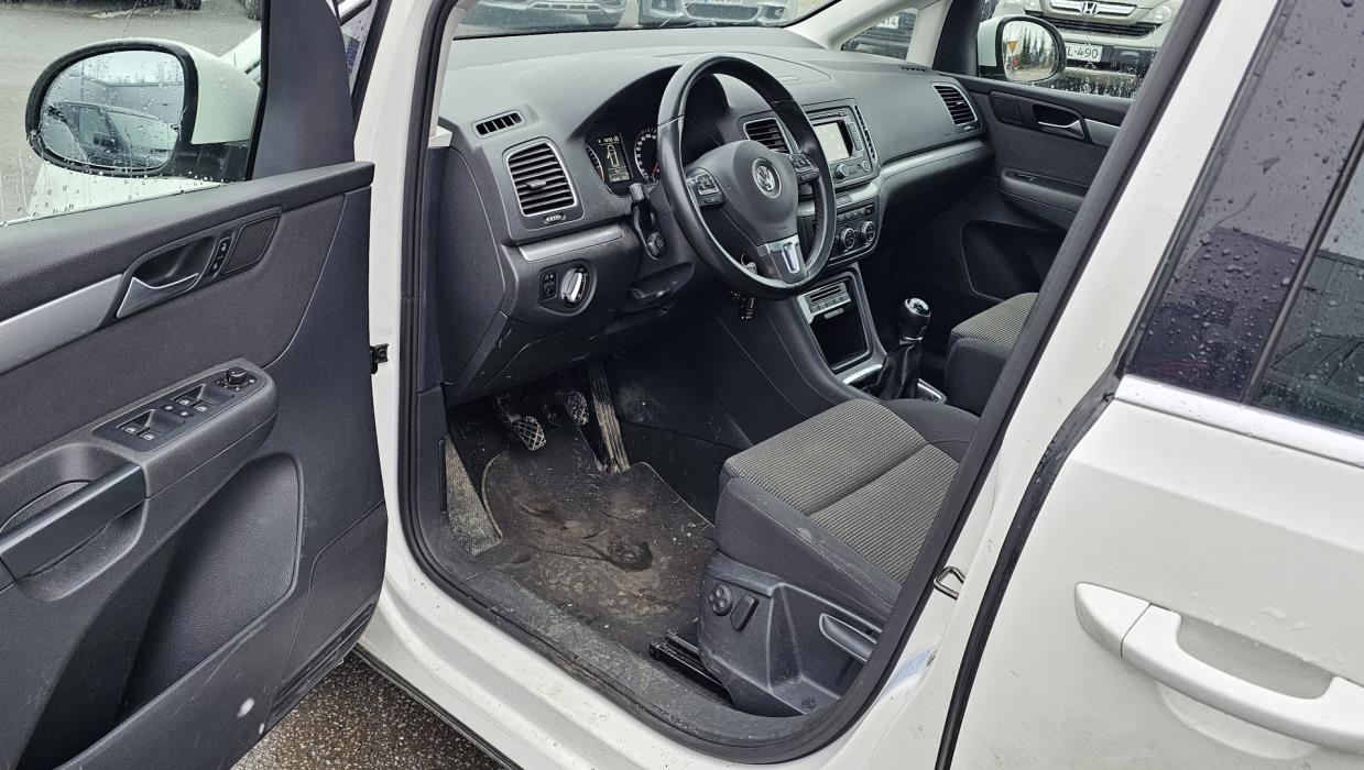 VOLKSWAGEN Sharan 2013