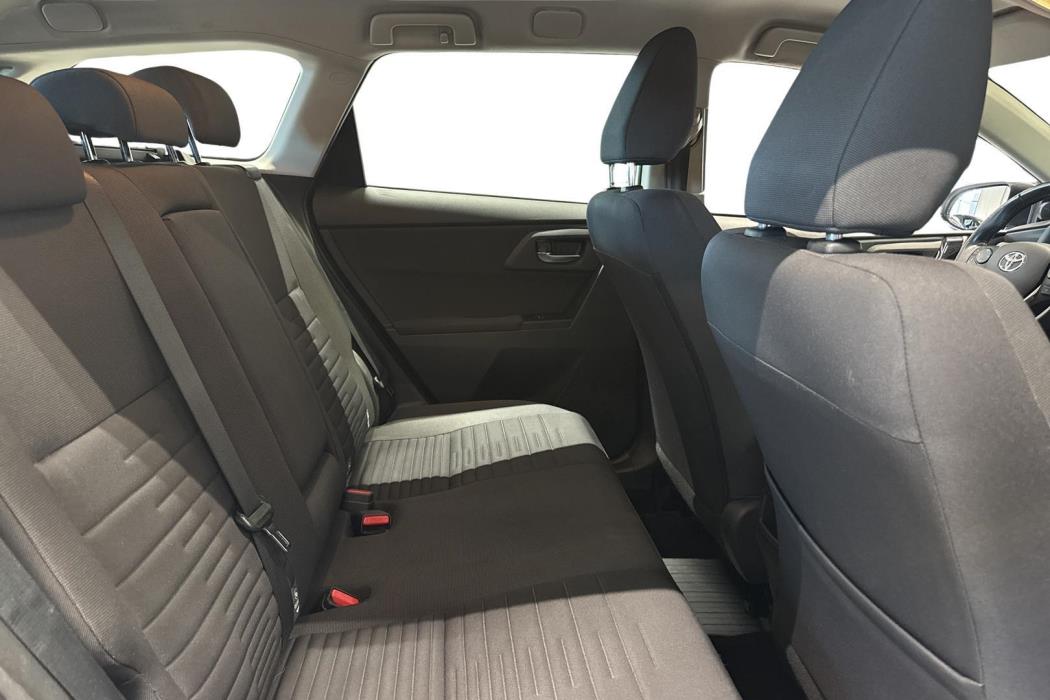 TOYOTA AURIS 2016