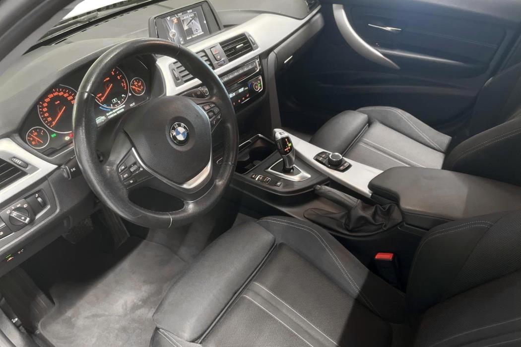 BMW 320 2016