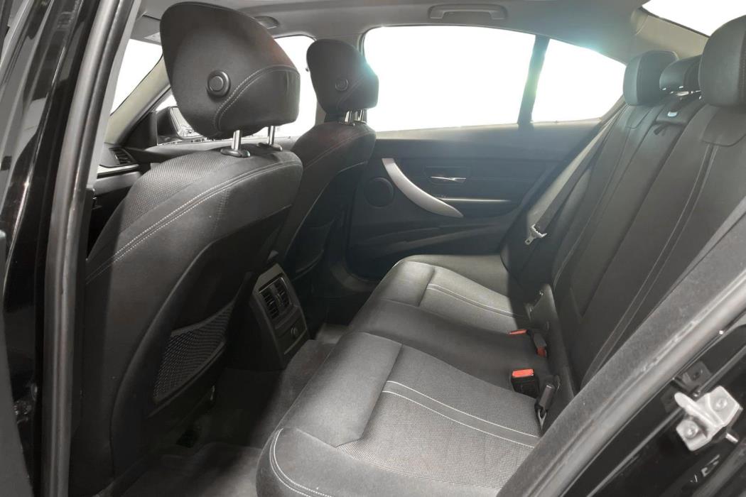 BMW 320 2016
