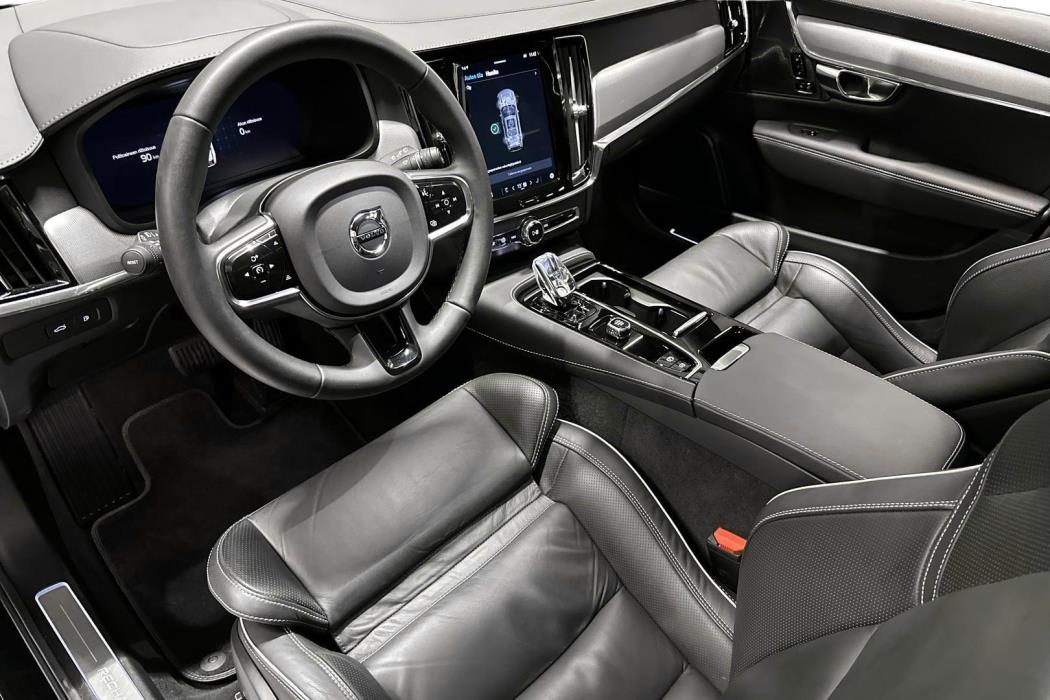 Volvo V90 2023