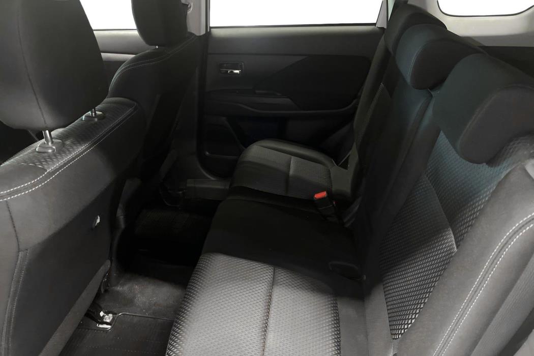 Mitsubishi Outlander 2016