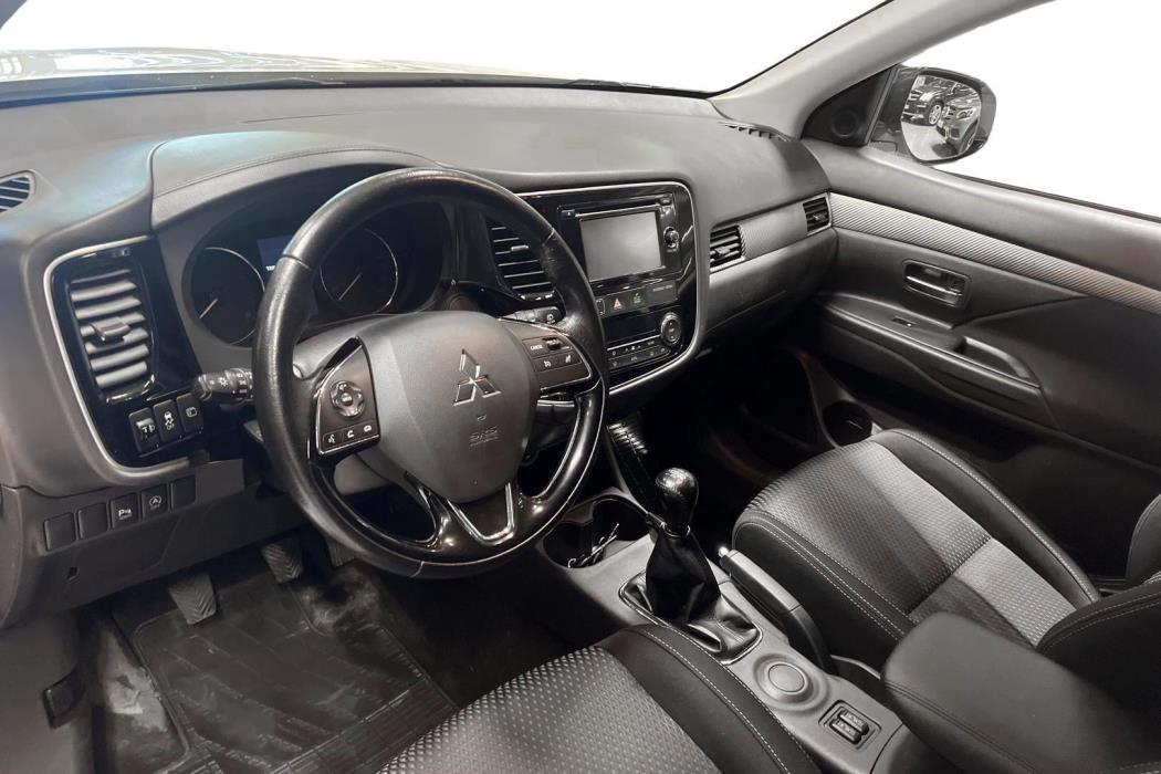 Mitsubishi Outlander 2016