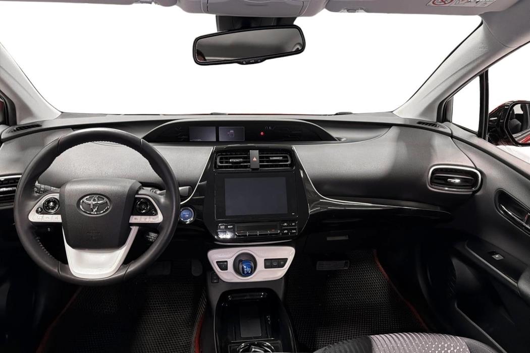 Toyota Prius Plug-in 2017