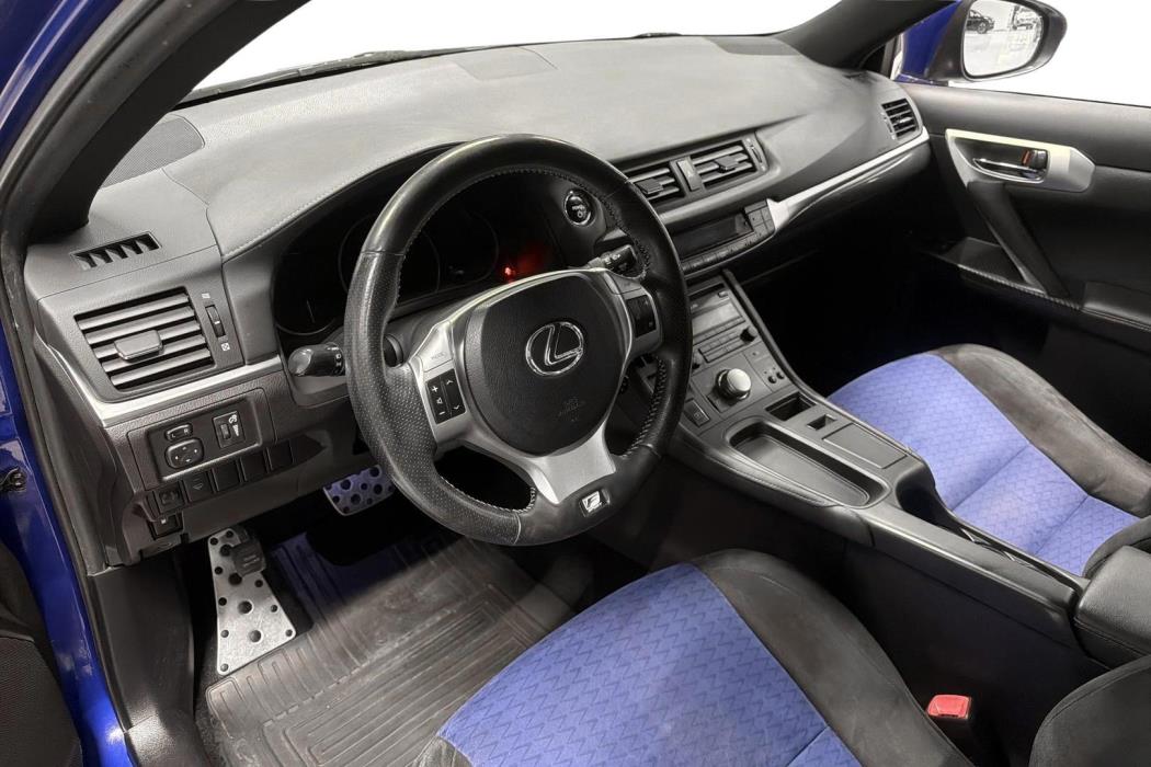 Lexus CT 2012