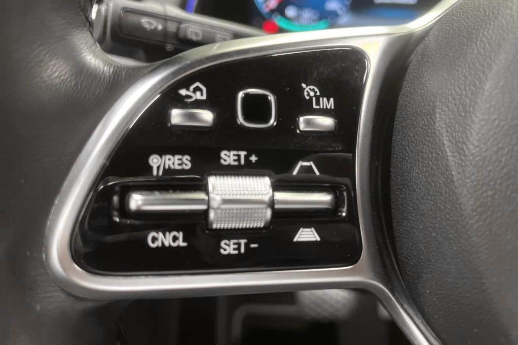 Mercedes-Benz EQB 2022