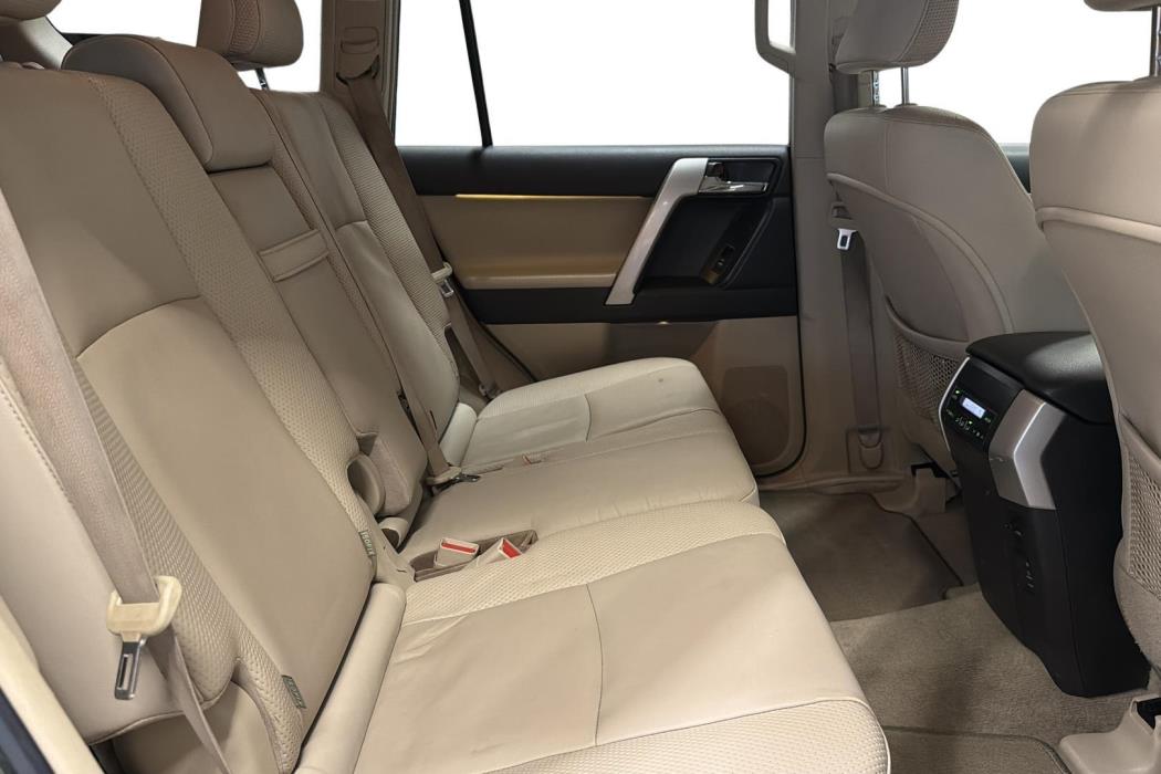 Toyota Land Cruiser 2012