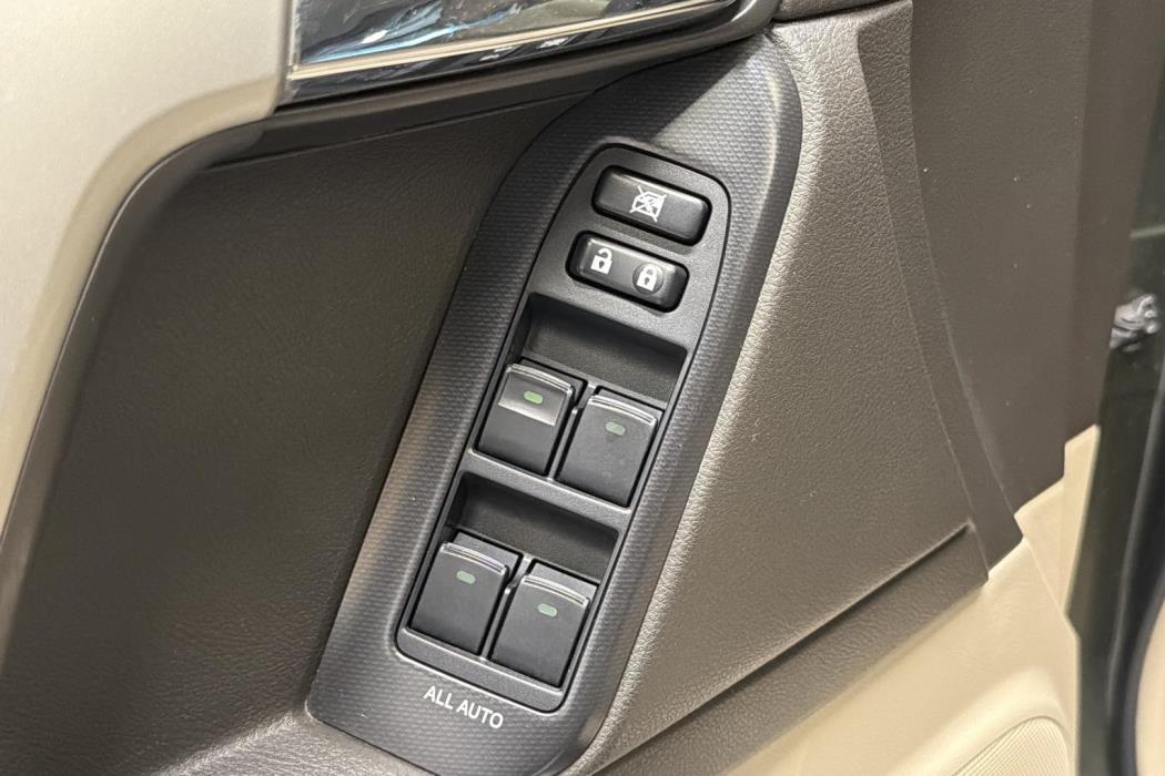 Toyota Land Cruiser 2012