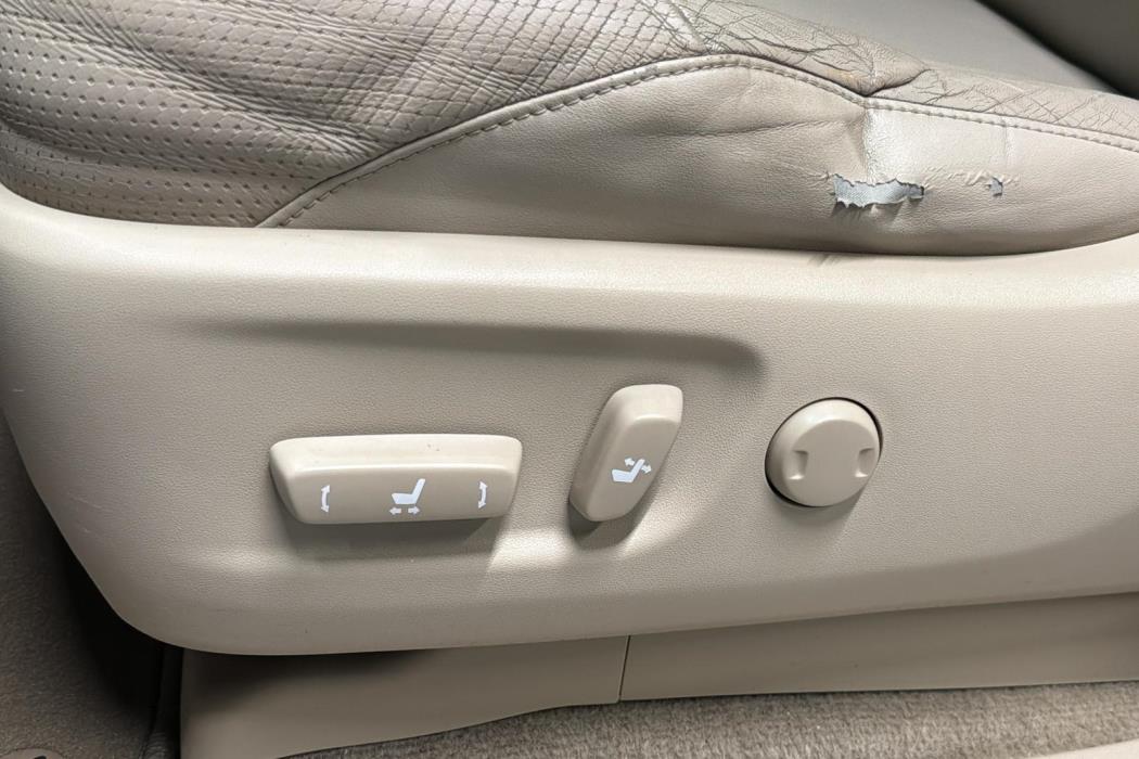 Toyota Land Cruiser 2012