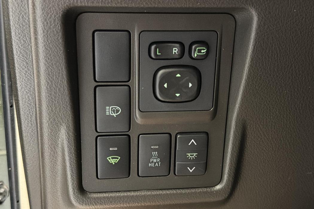 Toyota Land Cruiser 2012