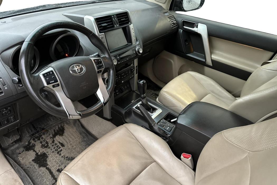 Toyota Land Cruiser 2012