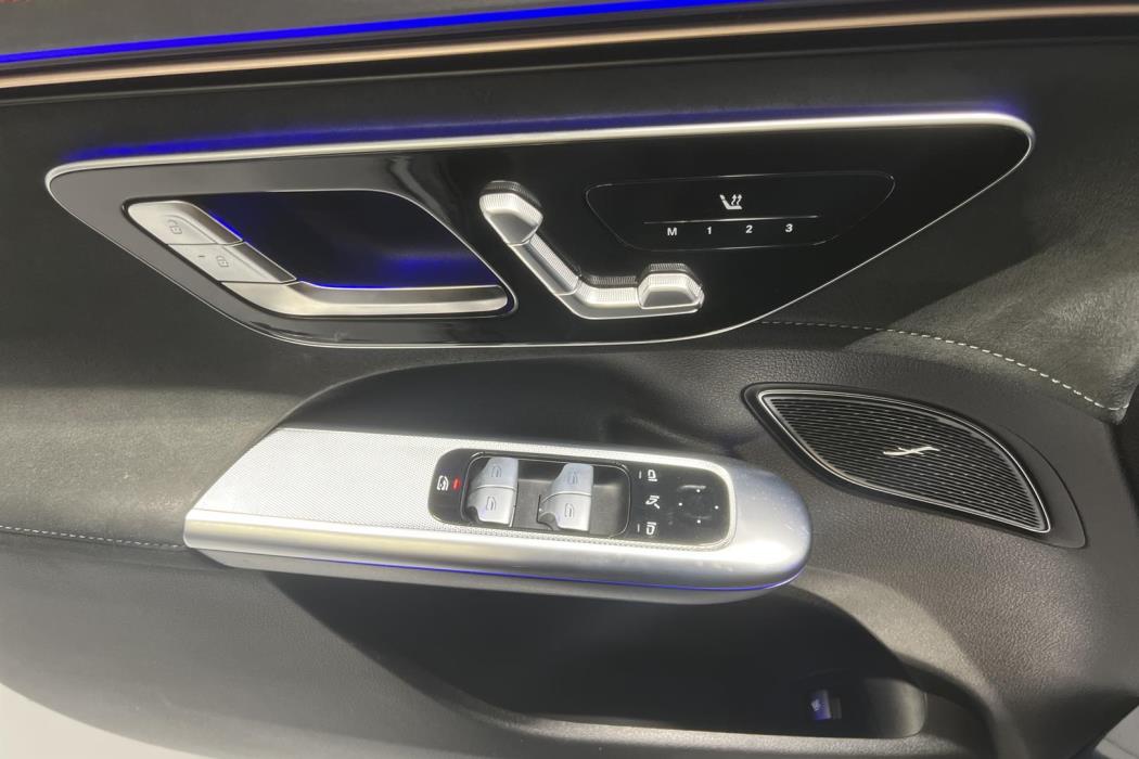 Mercedes-Benz EQE SUV 2023