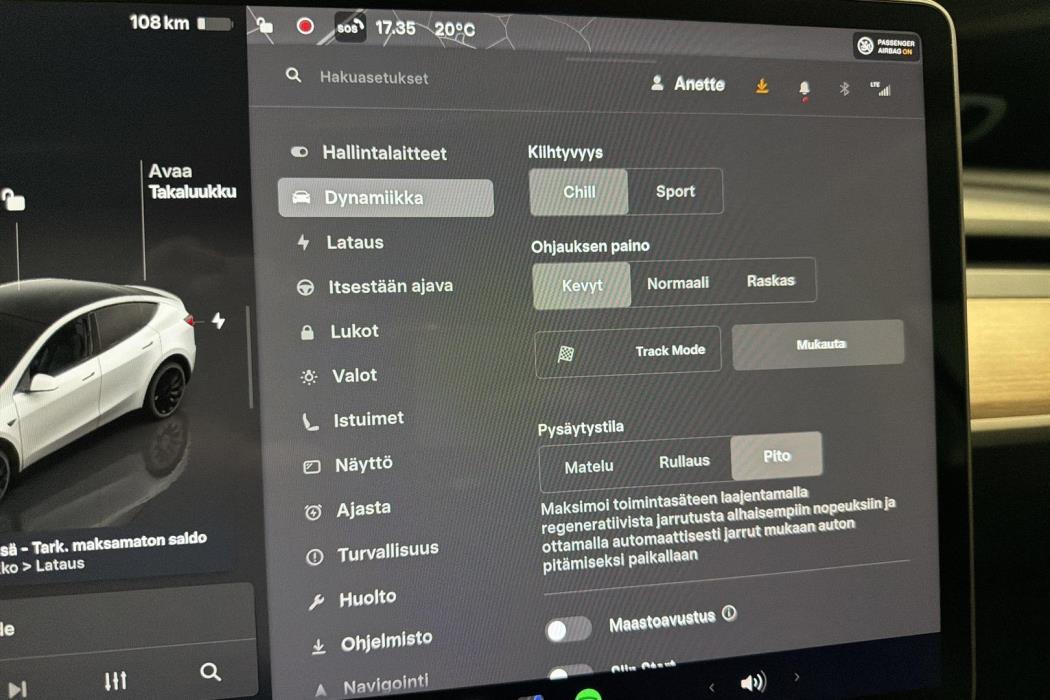 Tesla Model Y 2024