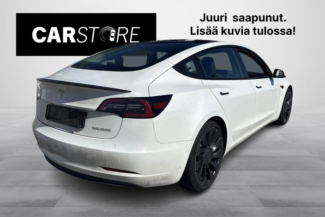 Tesla Model 3 2022