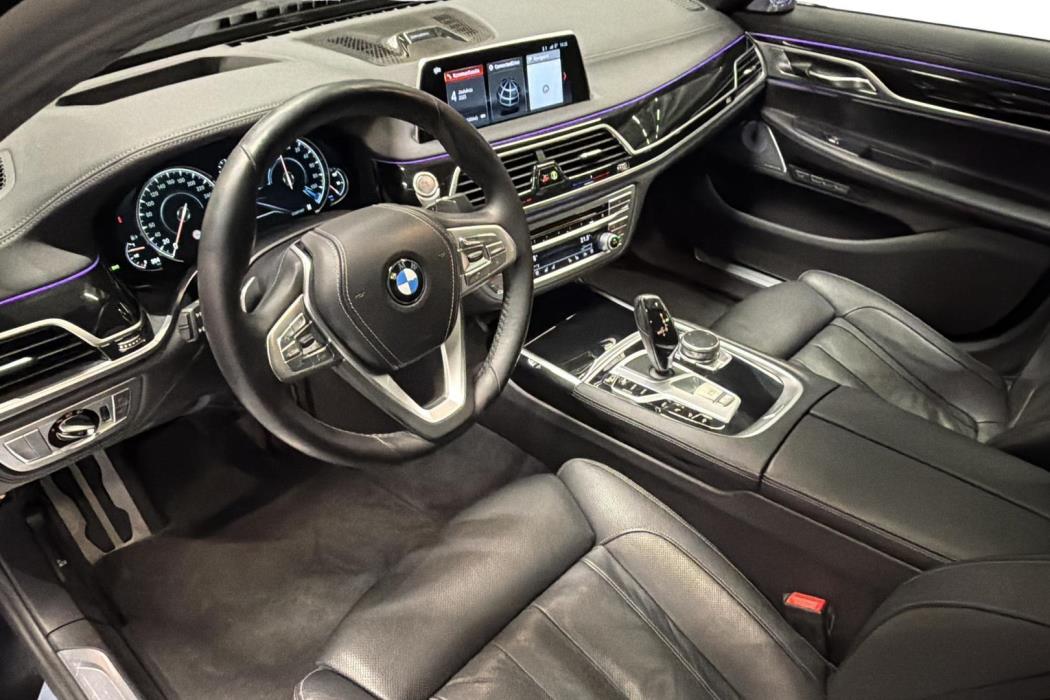 BMW 740 2017