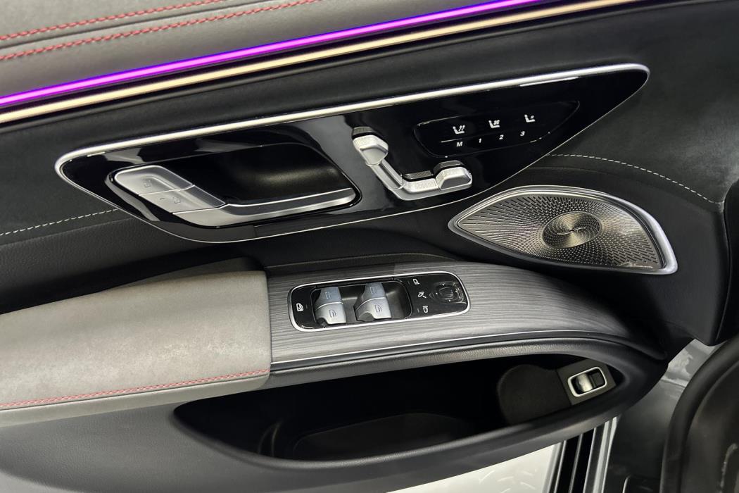 Mercedes-Benz EQS SUV 2023