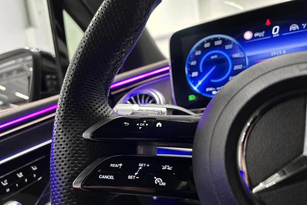 Mercedes-Benz EQS SUV 2023