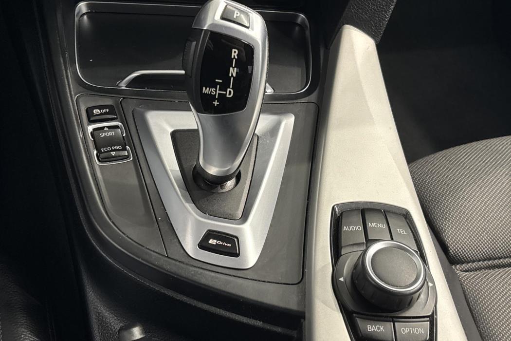 BMW 330 2016