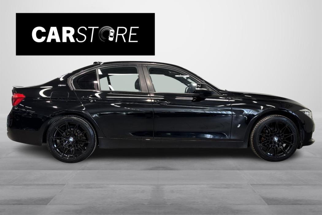 BMW 330 2016
