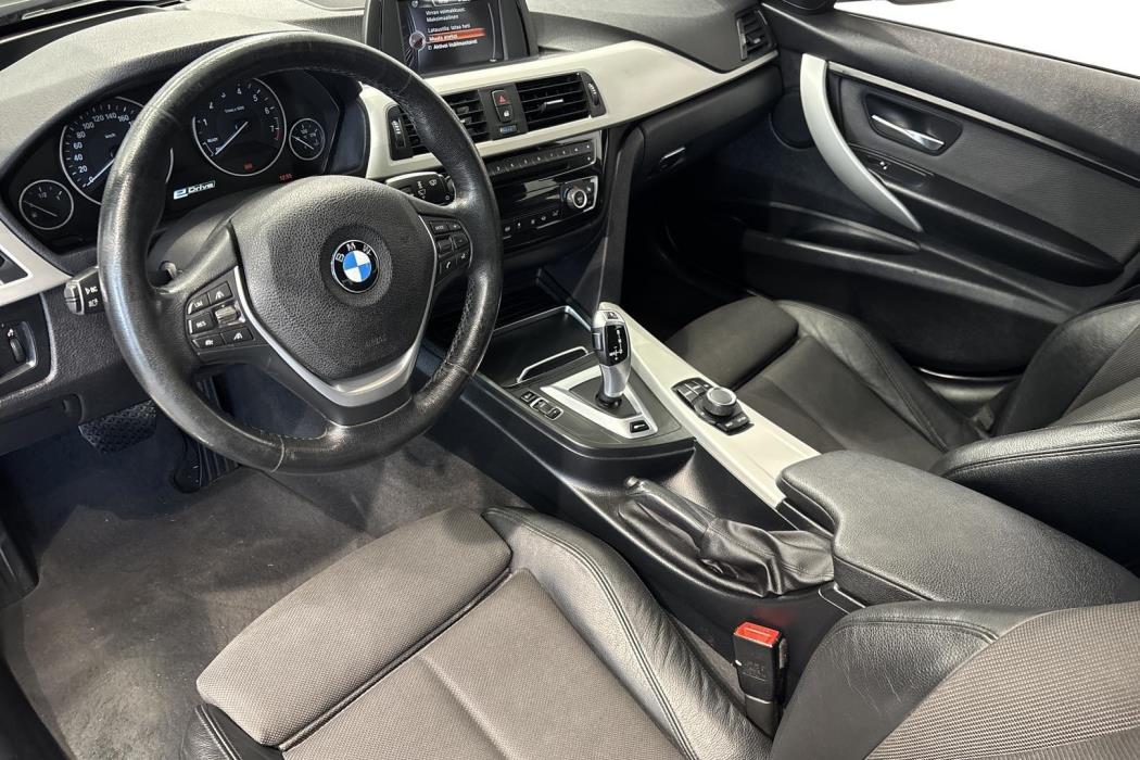 BMW 330 2016
