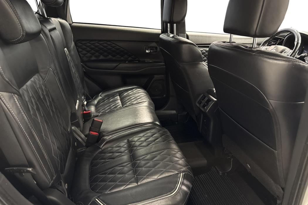 Mitsubishi Outlander PHEV 2020