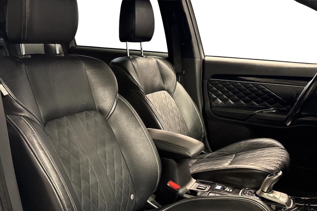 Mitsubishi Outlander PHEV 2020