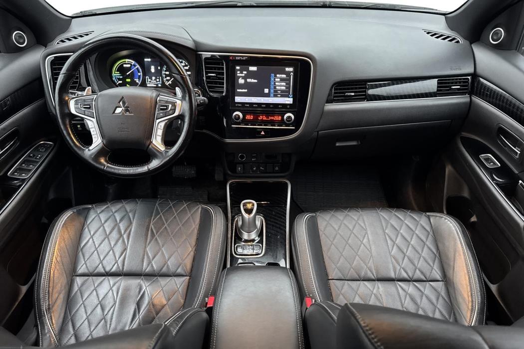 Mitsubishi Outlander PHEV 2020