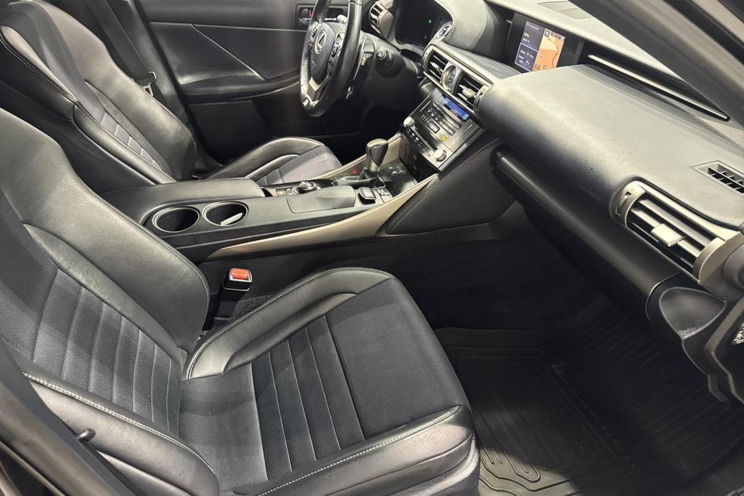 Lexus IS 2014