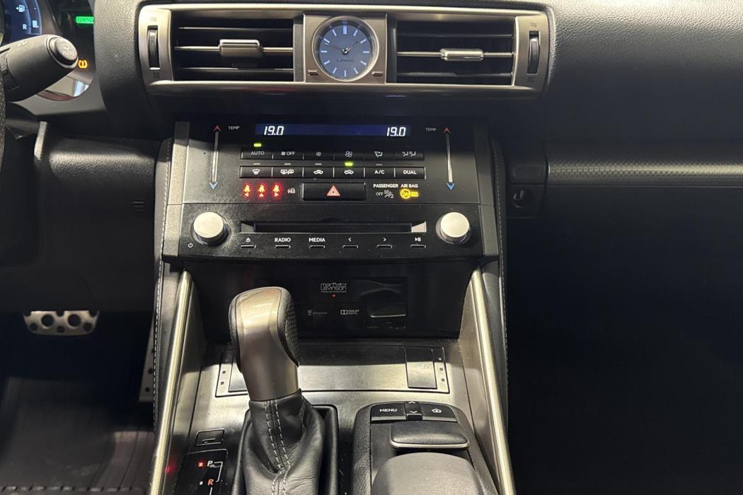 Lexus IS 2014