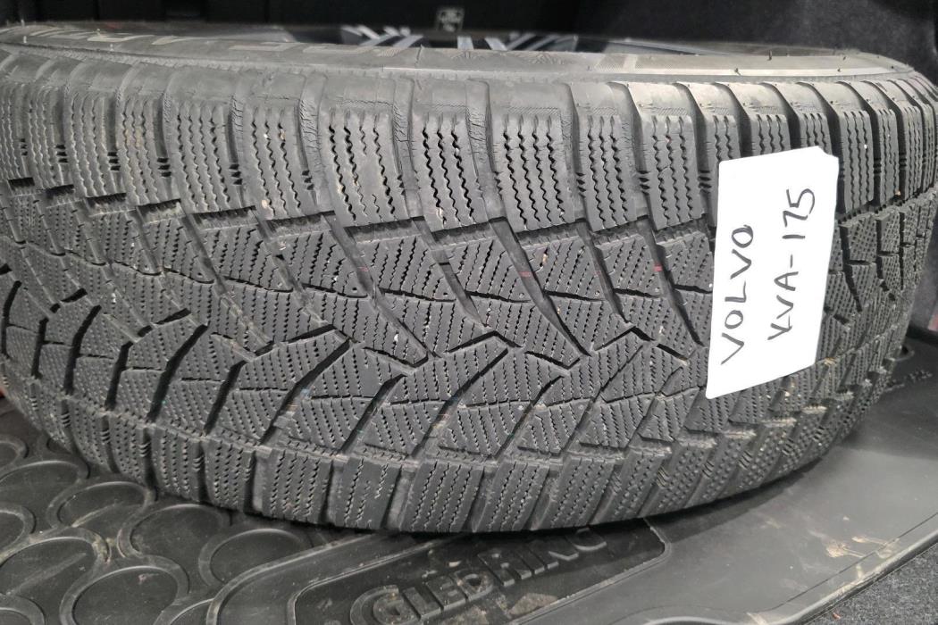 Volvo XC40 2021
