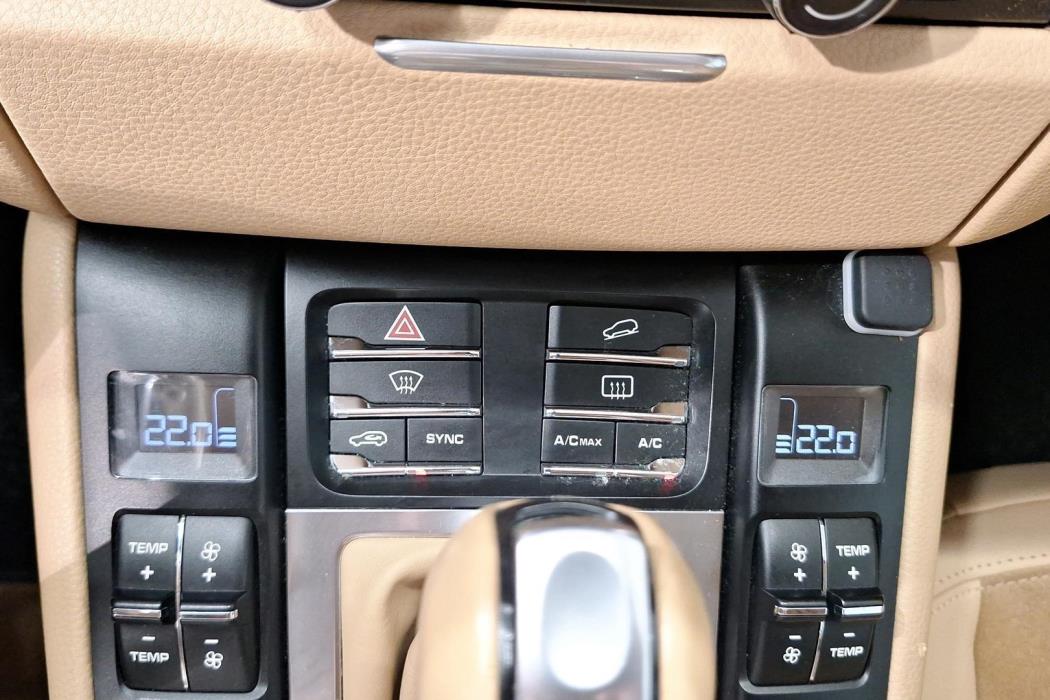 PORSCHE Macan 2014