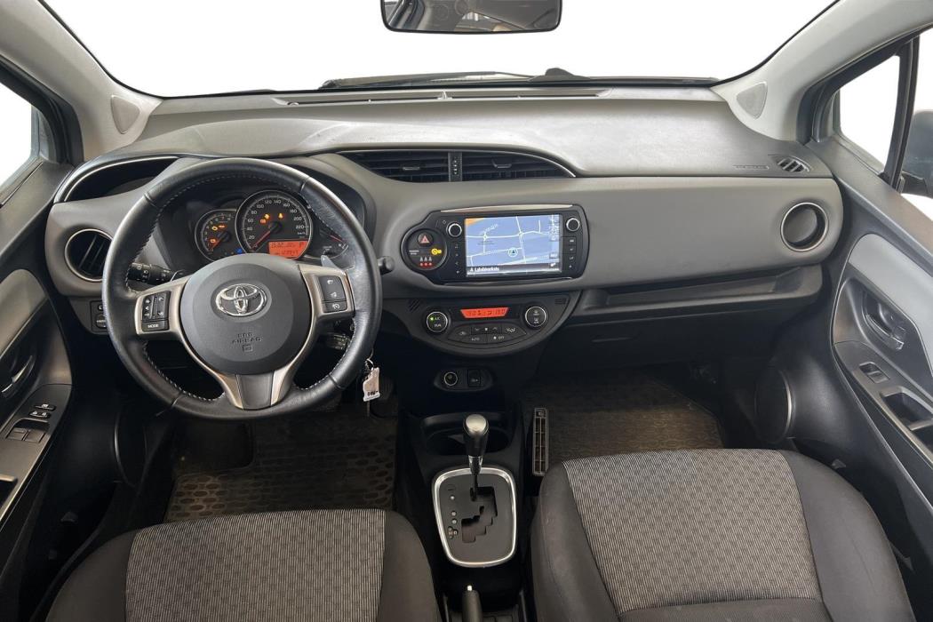 TOYOTA YARIS 2015