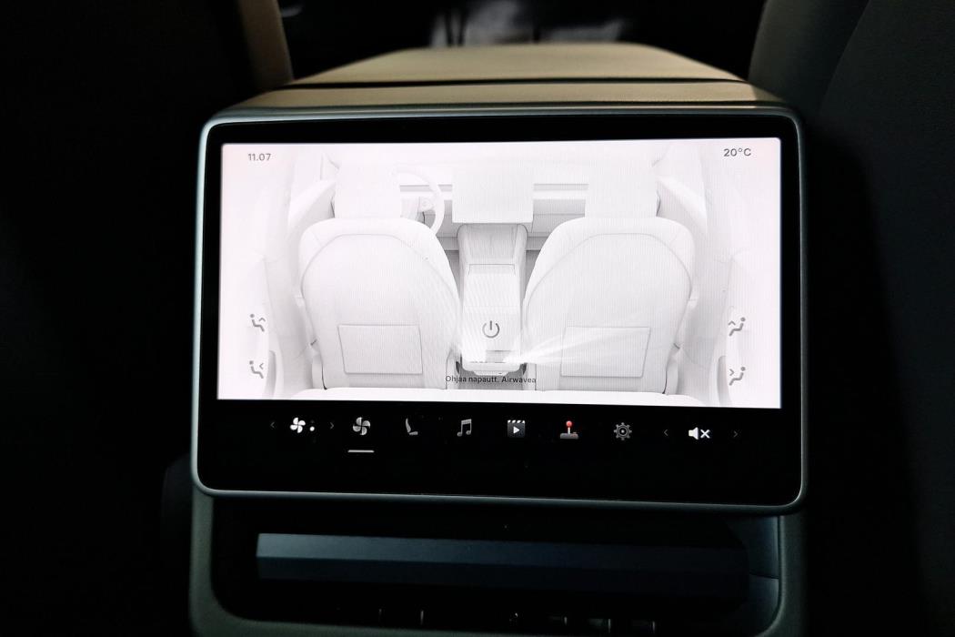 Tesla Model 3 2024