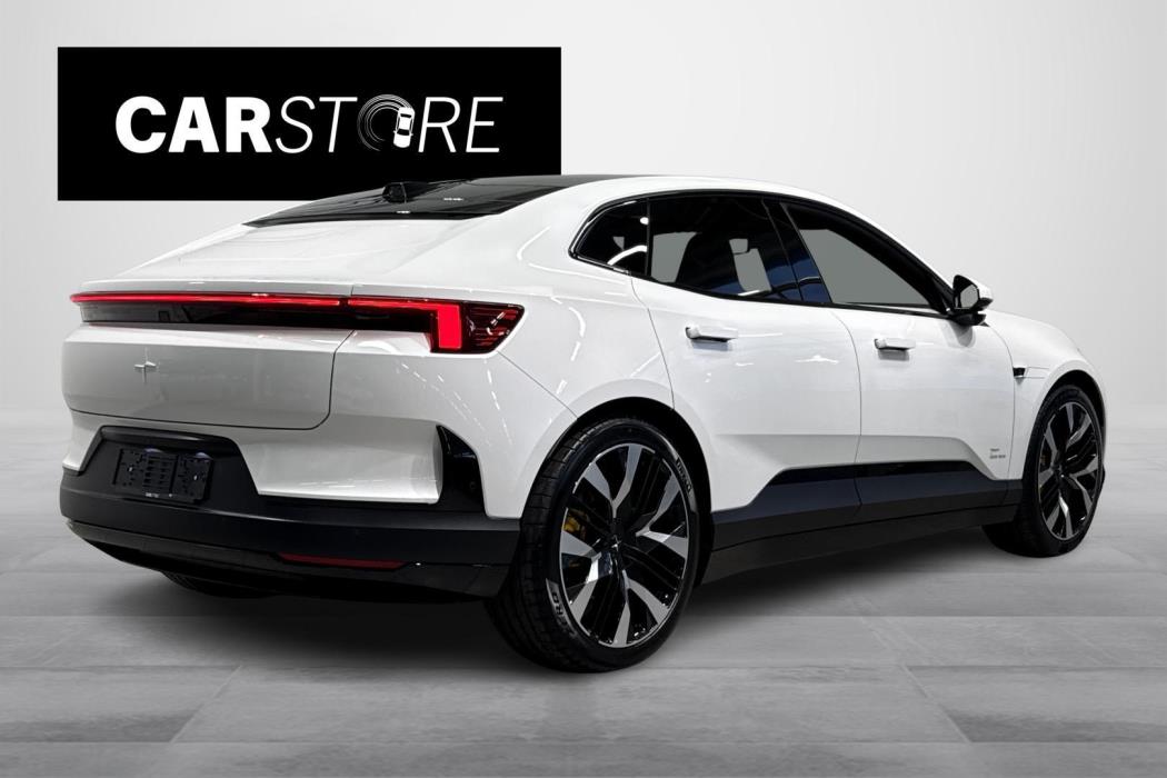 Polestar 4 2025