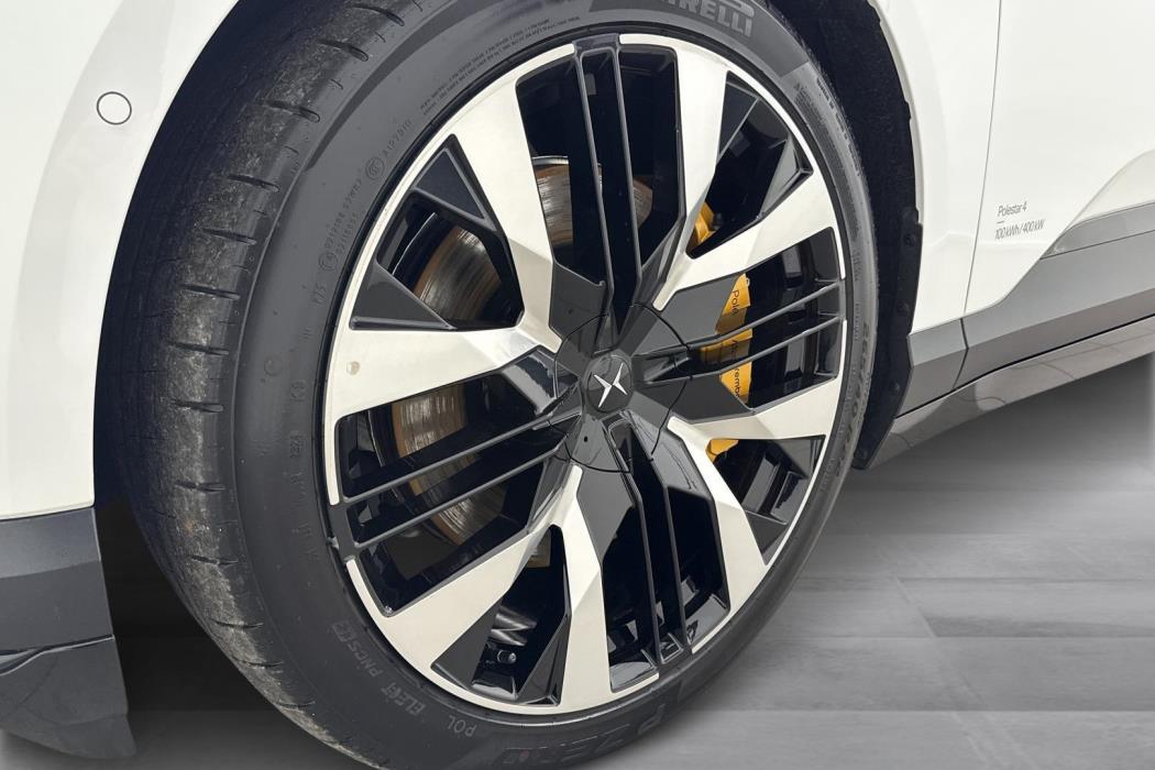Polestar 4 2025