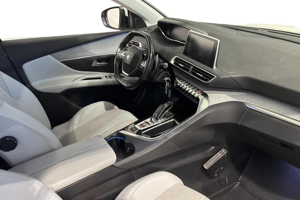 PEUGEOT 5008 2018