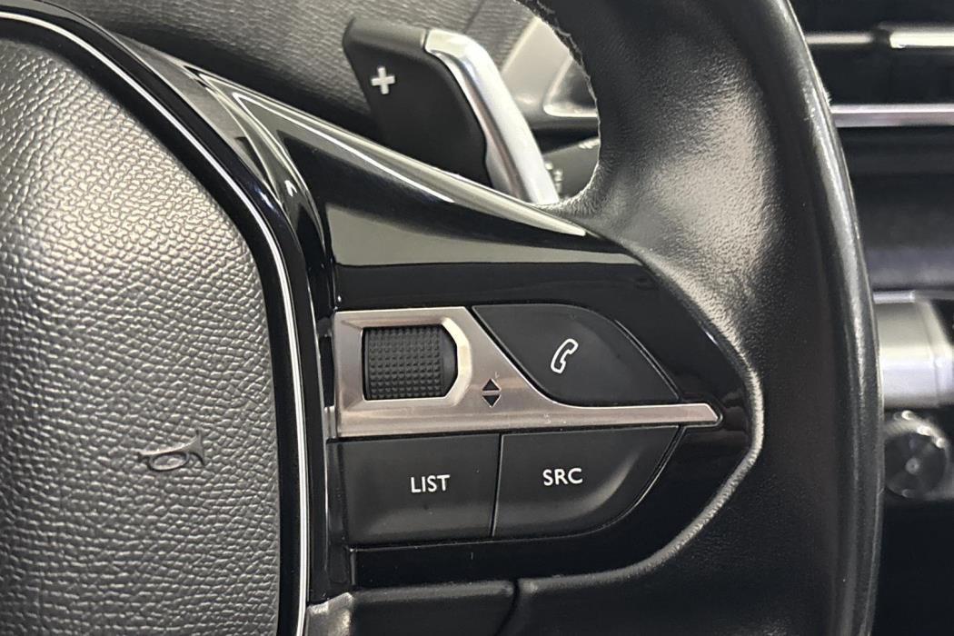 PEUGEOT 5008 2018