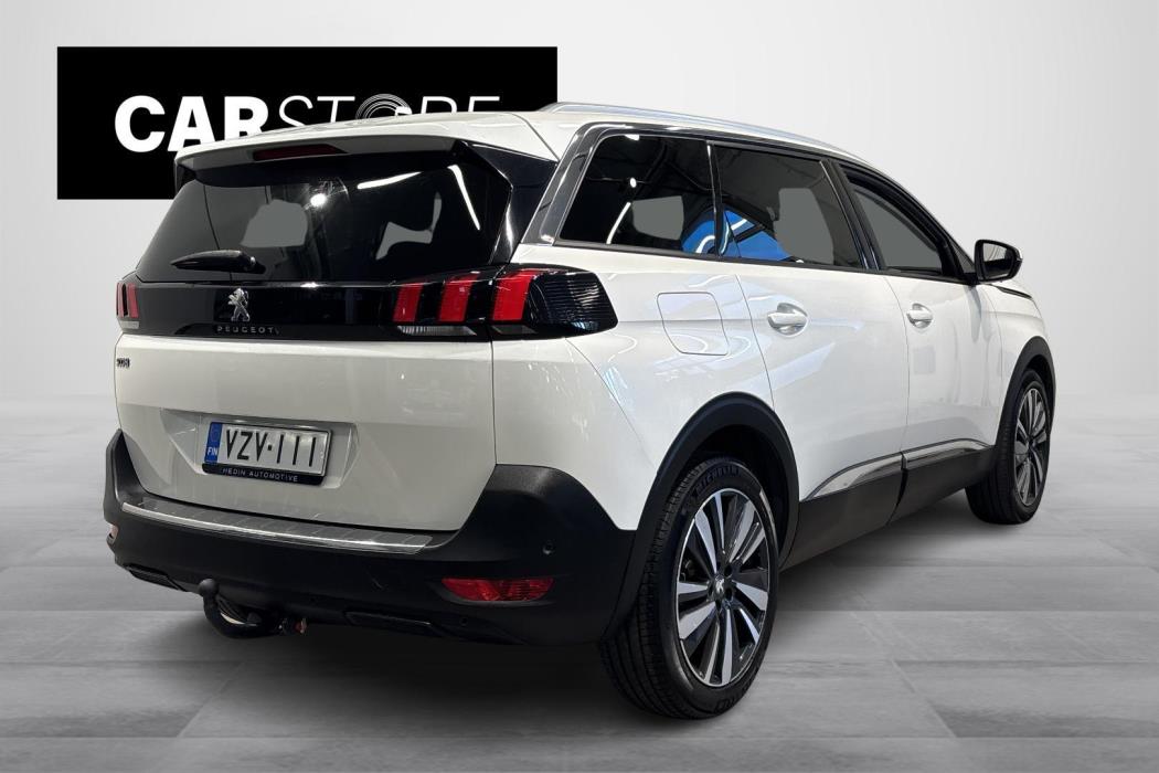 PEUGEOT 5008 2018