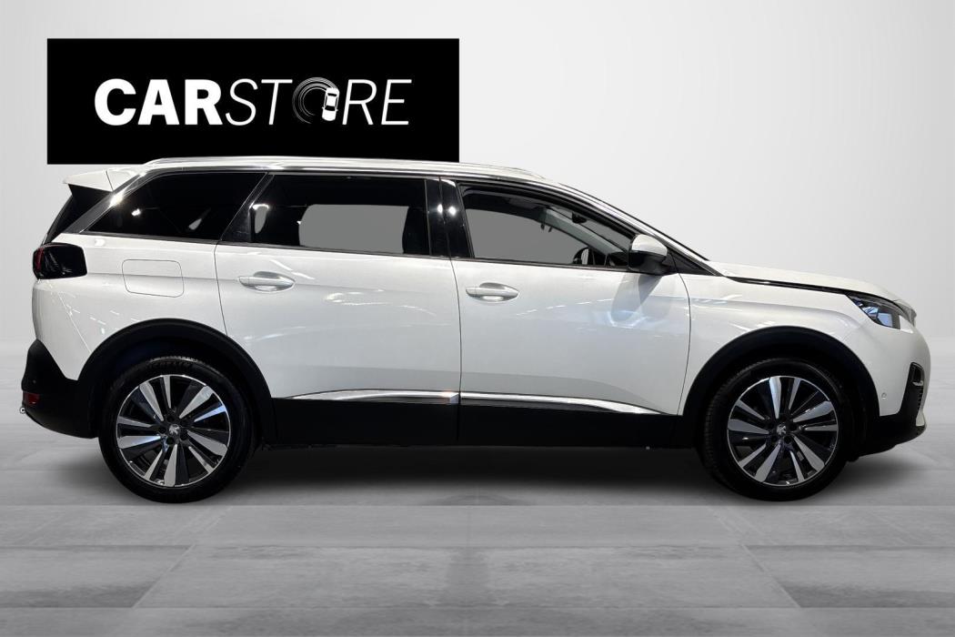 PEUGEOT 5008 2018