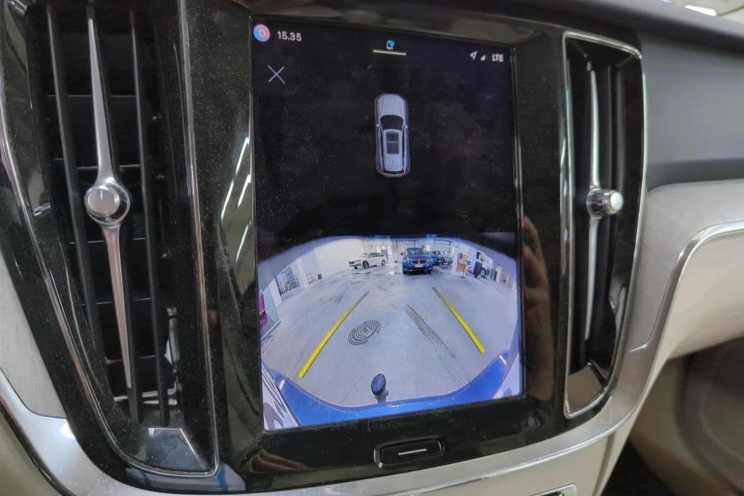 Volvo V60 2024