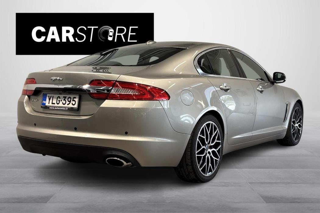Jaguar XF 2011