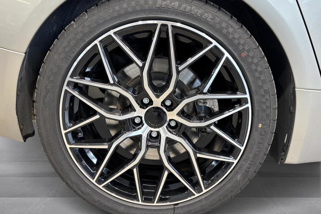 Jaguar XF 2011