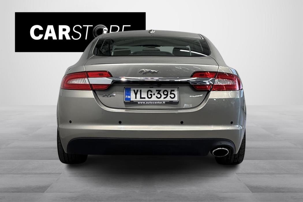 Jaguar XF 2011