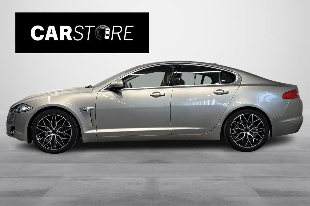 Jaguar XF 2011