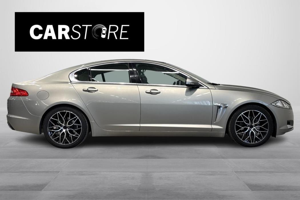 Jaguar XF 2011