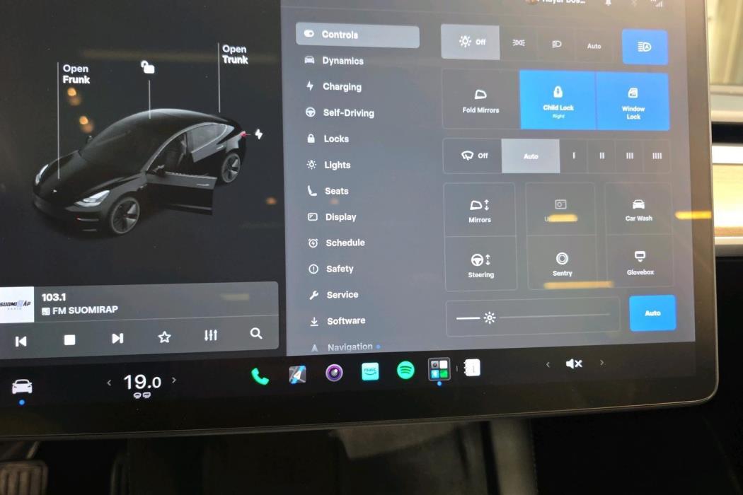 Tesla Model 3 2022