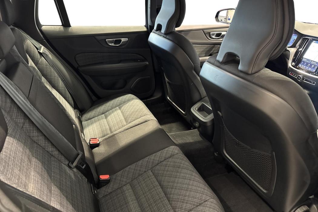Volvo V60 Cross Country 2023