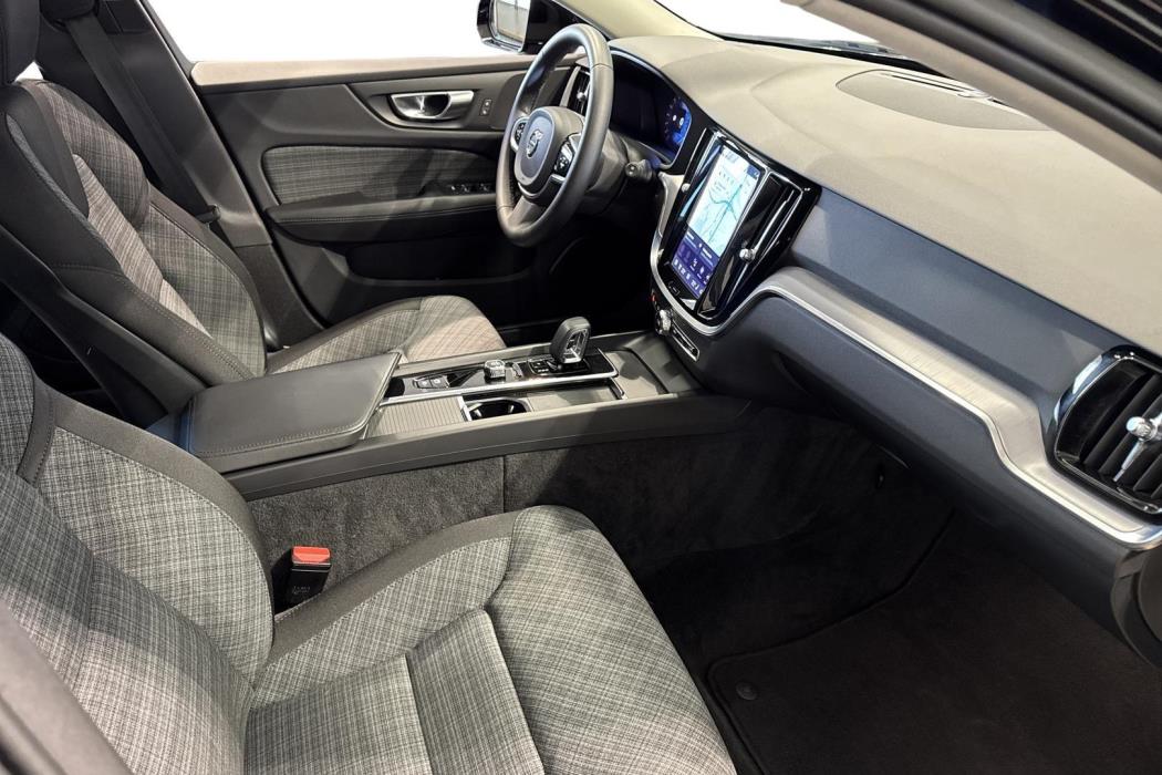 Volvo V60 Cross Country 2023