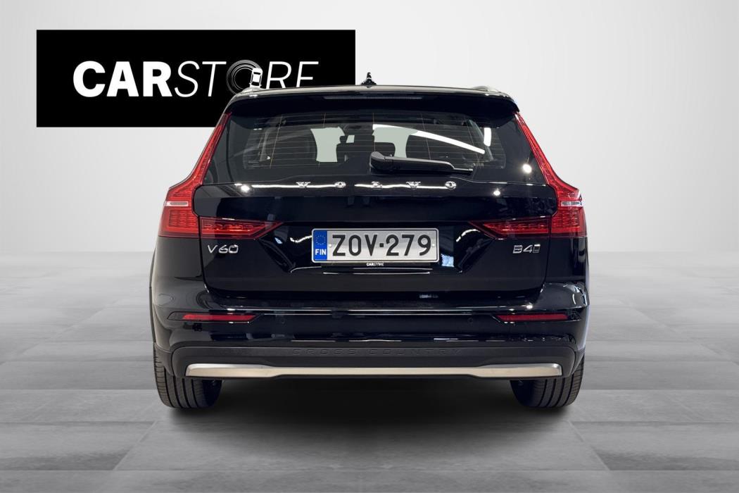 Volvo V60 Cross Country 2023